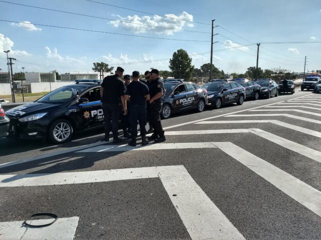 Seis patrulleros inteligentes chocaron en cadena cuando llegaban a Rosario | Actualidad