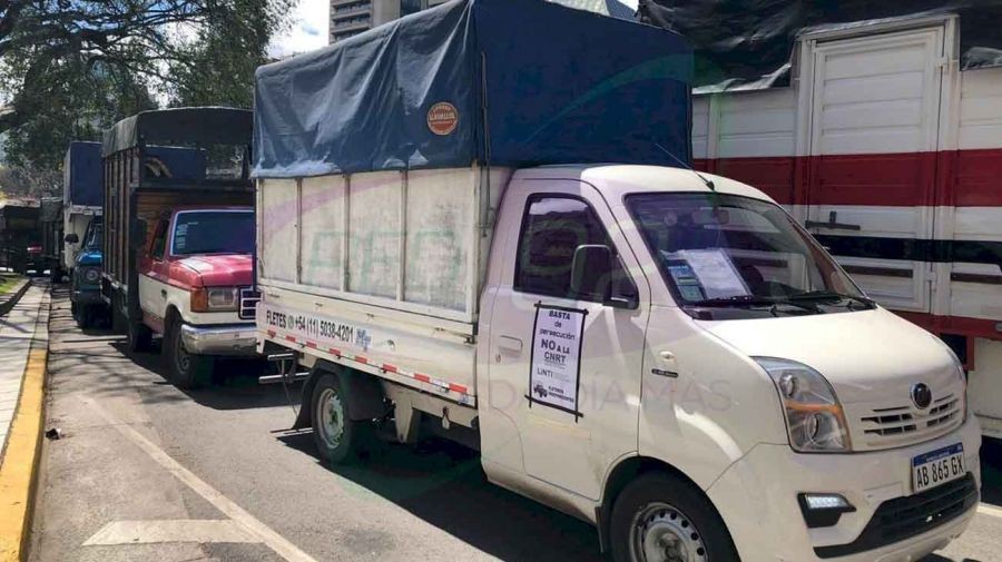 Protesta de fleteros en Congreso en reclamo de categorías escalonadas para el pago de impuestos | Actualidad