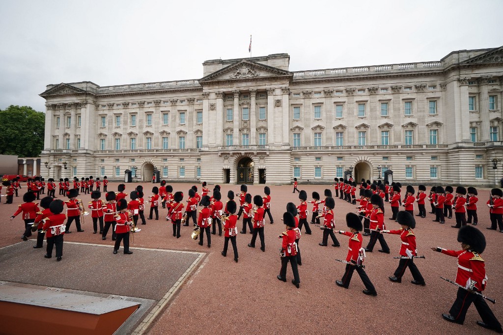 Video: primer cambio de guardia en Buckingham desde el inicio de la pandemia | Internacionales