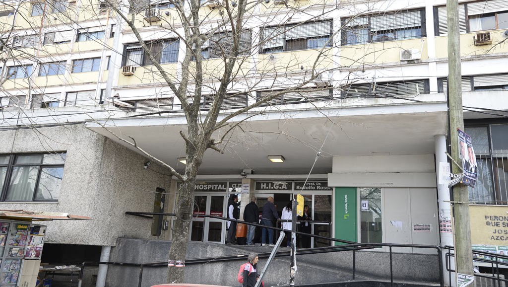 Estaban operando a un paciente, la luz se cortó 8 veces y tuvieron que usar las linternas de sus celulares | Actualidad