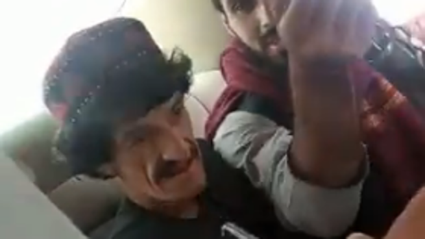 Los talibanes le cortaron la garganta a un reconocido cómico afgano | Internacionales