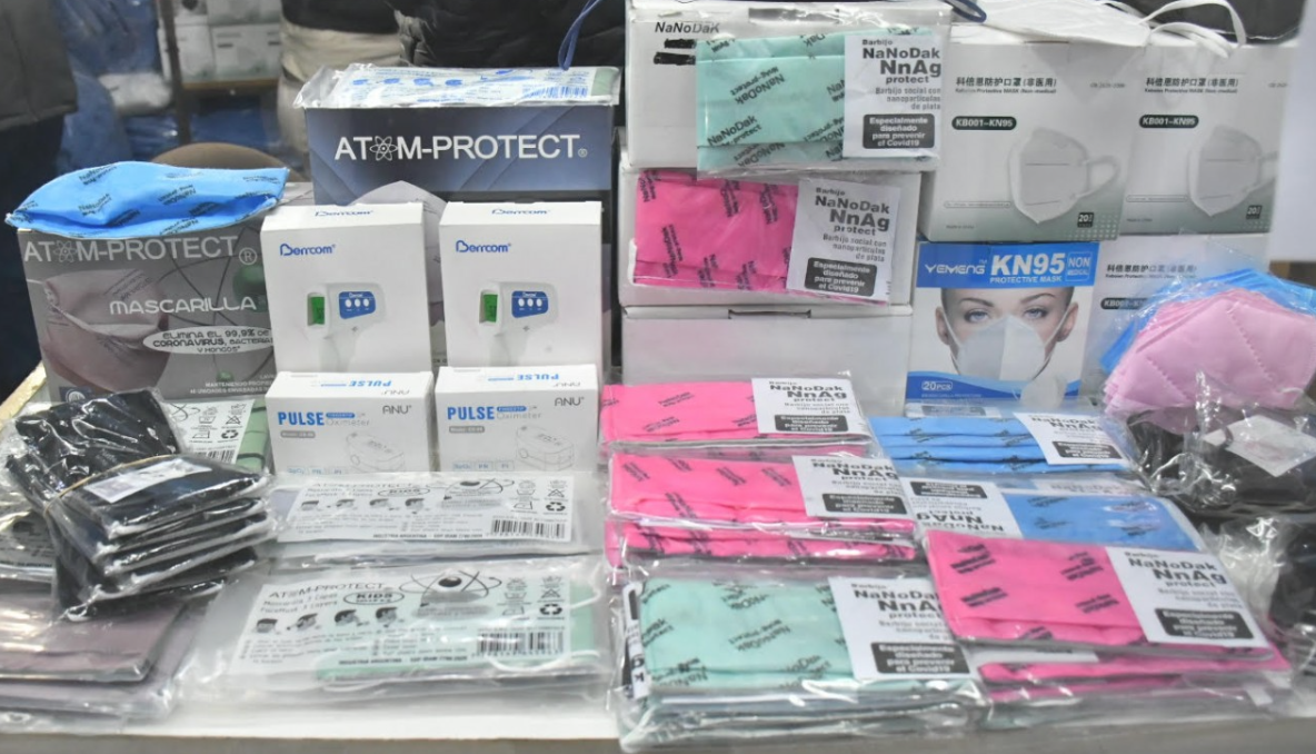 Condenaron a dos años de prisión a dos personas que vendían barbijos Atom Protect truchos | Actualidad