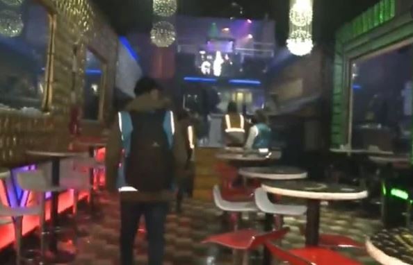 Un restaurante que tenía permiso para 25 personas organizó una fiesta clandestina para más de 350 | Actualidad