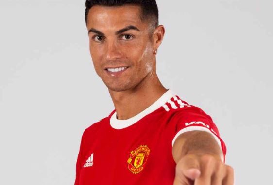 Cristiano Ronaldo se vistió de rojo: las primeras fotos del portugués con la camiseta del Manchester United | Deportes