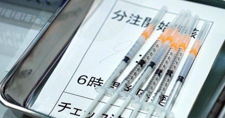 Moderna afirmó que las vacaunas anticovid con "partículas de acero" detectadas en Japón no son riesgosas | Internacionales