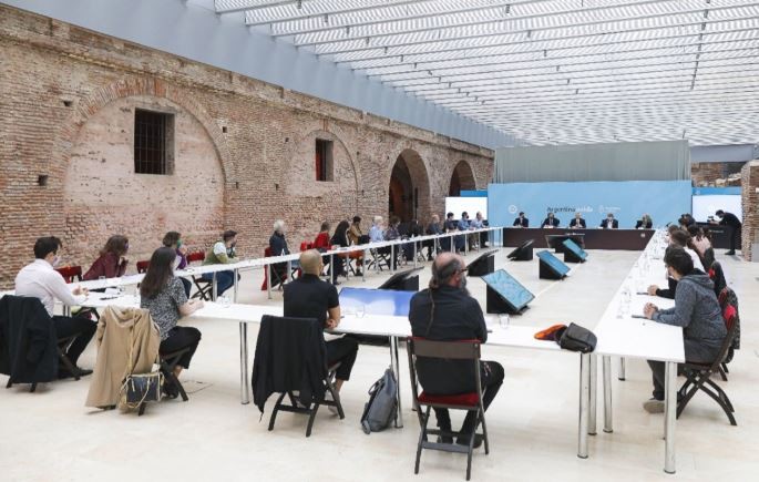 Alberto Fernández: "Los científicos iluminaron la pandemia en un momento muy oscuro para el mundo" | Política