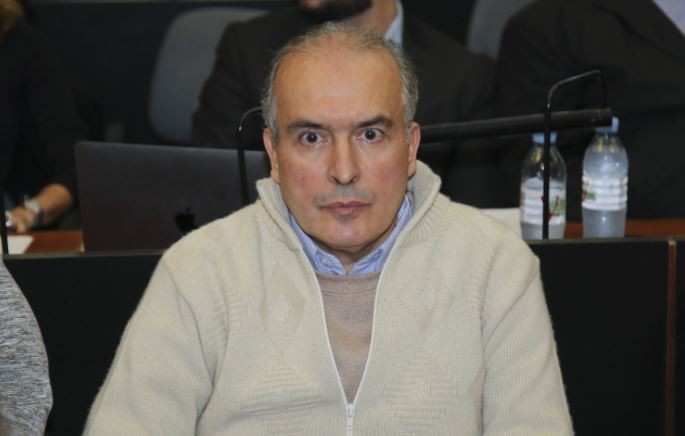 José López quiere que le faciliten una urna para poder votar | Política