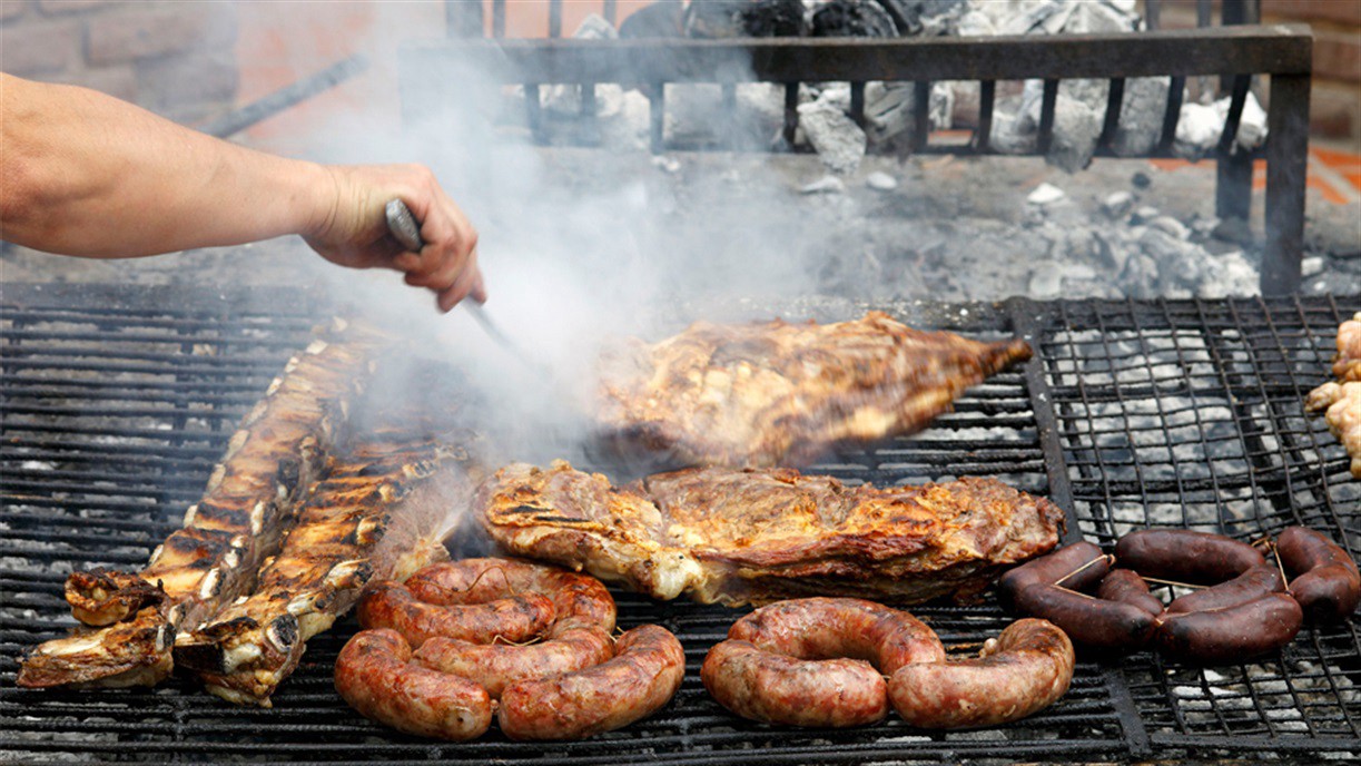 "En Argentina hay mucho cáncer de colon porque se come demasiada carne asada" dice un especialista | Actualidad