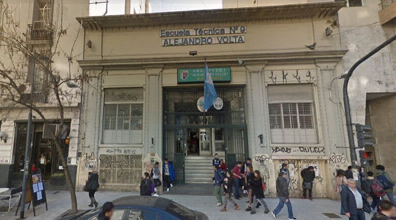 Un chico atacó con un cuchillo de carnicero a un compañero en un secundario porteño | Actualidad