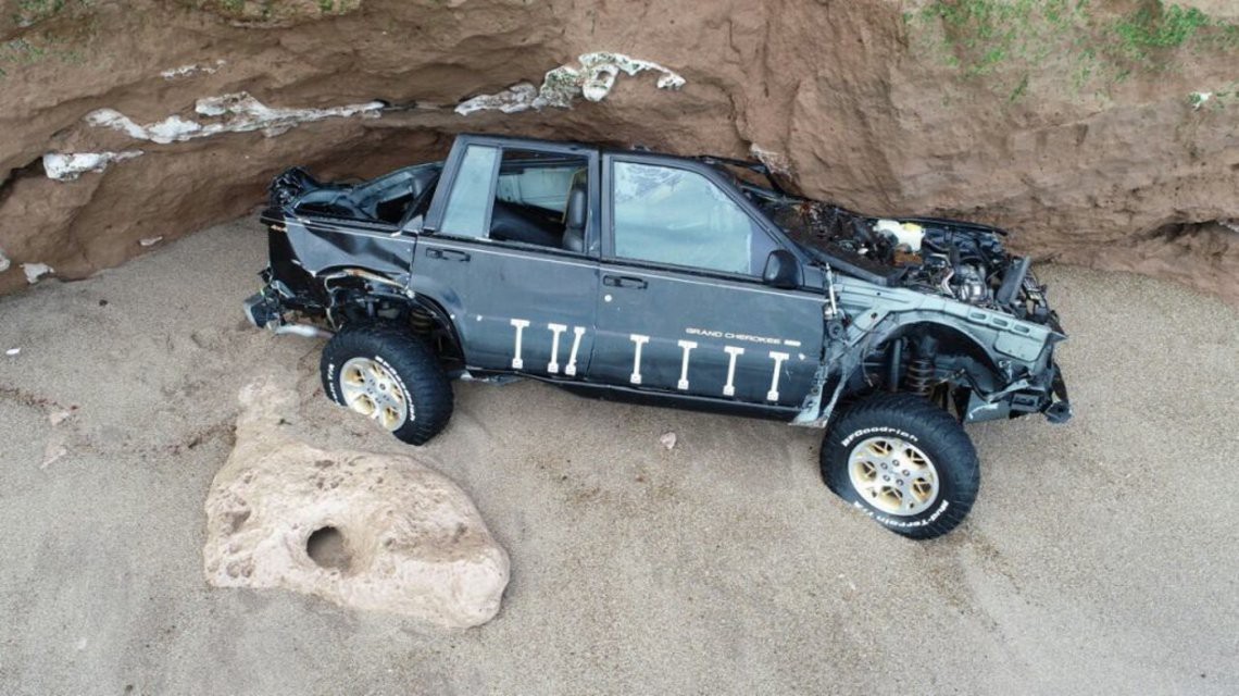 Tiró su camioneta 4x4 por un acantilado para cobrar el seguro y lo descubrieron | Actualidad