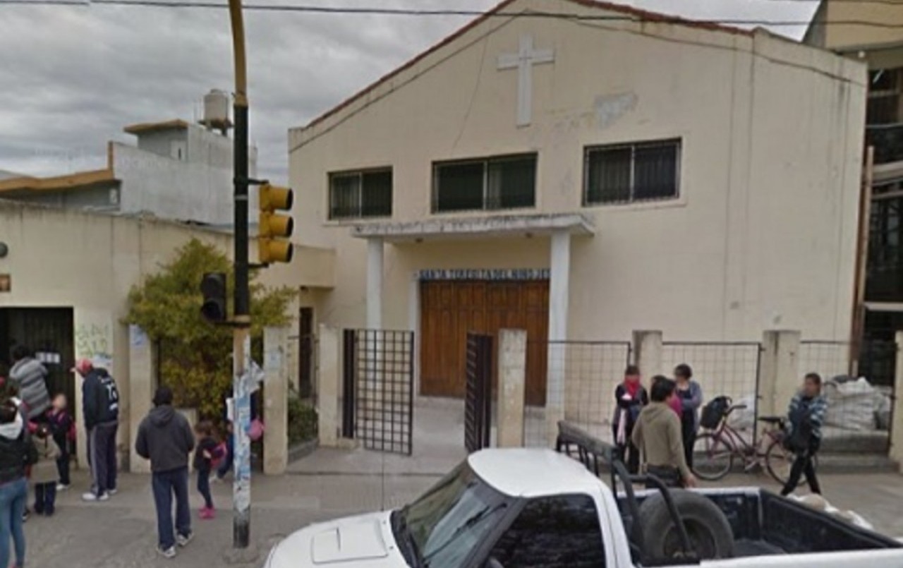 Armó una fogata con boletas y casi provoca un incendio en el cuarto oscuro | Actualidad