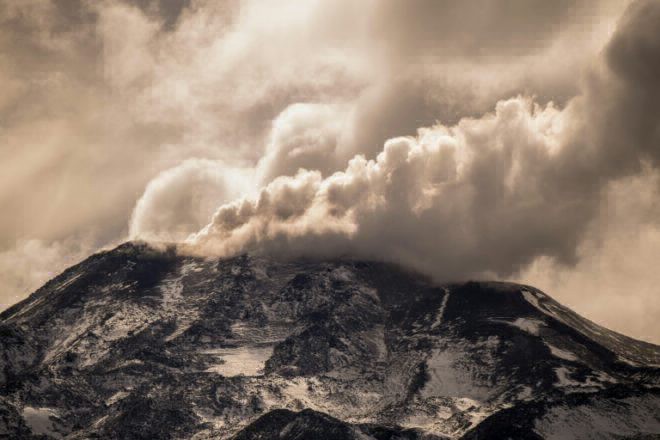 Alerta naranja por actividad en el volcán Chillán | Actualidad