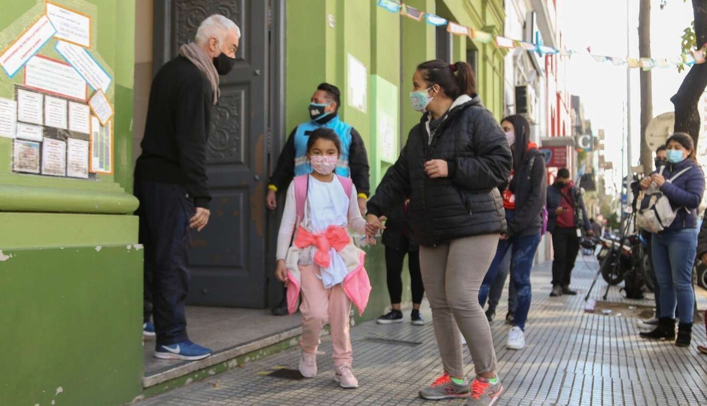 Actualizaron los protocolos para casos sospechosos y contacto estrecho en escuelas de la Ciudad | Actualidad