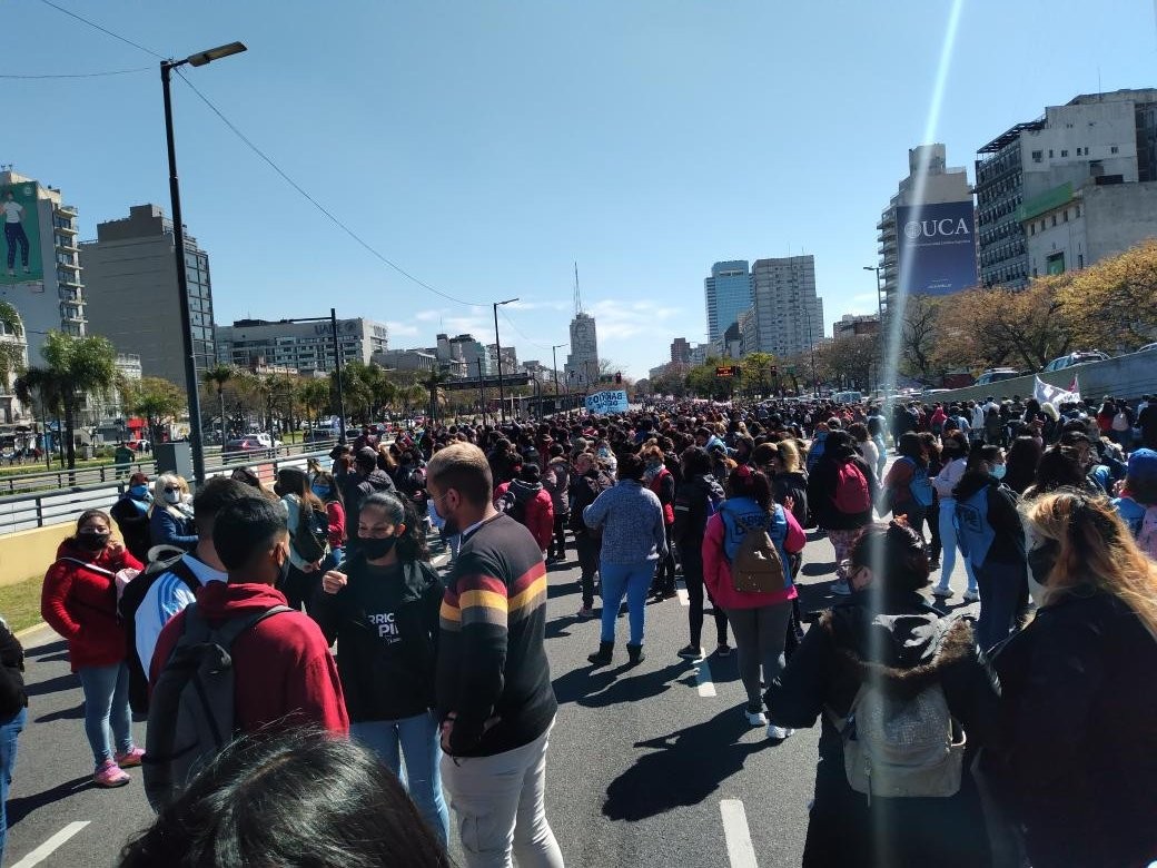 Marcha por la suba del salario mínimo: corte del Metrobus y caos de tránsito | Actualidad