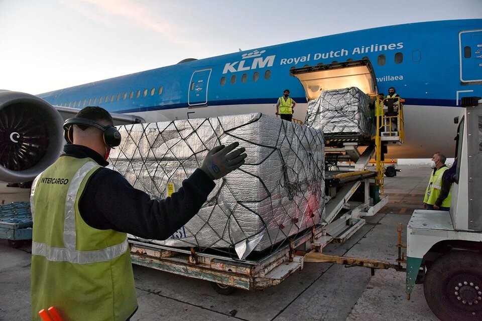 Llegaron 200 mil vacunas de CanSino y el país se acerca a las 68 millones de dosis recibidas | Actualidad