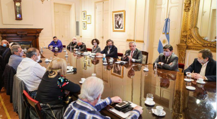 Los detalles de la suba escalonada del salario mínimo hasta febrero de 2022 | Economía