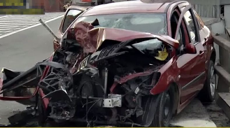 Subió en contramano a la autopista 25 de Mayo y chocó de frente contra otro auto: dos heridos graves | Actualidad