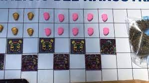 Detienen en Belgrano a dealer que vendía "La Bomba" y éxtasis con la cara de Donald Trump | Actualidad