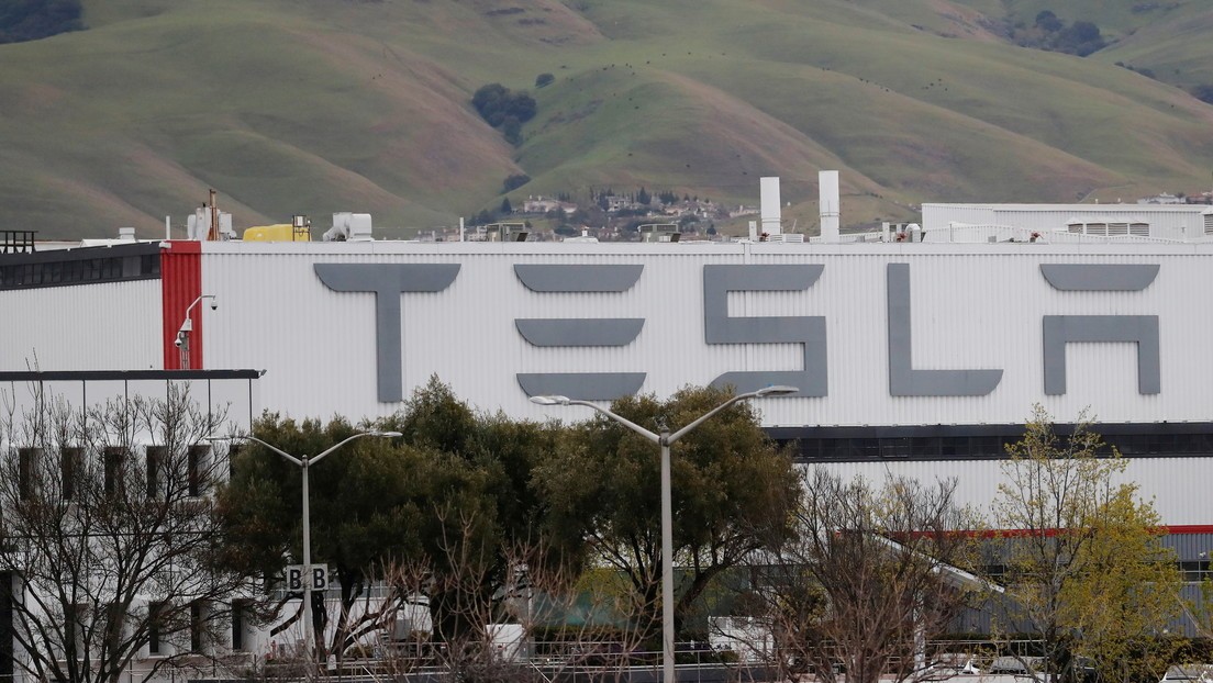 Condenan a Tesla a pagar 137 millones de dólares a exempleado víctima de racismo | Internacionales