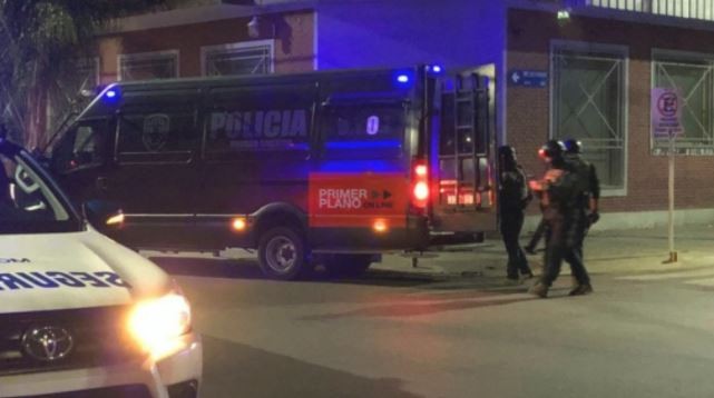 Tensión en Caseros: la policía mató al secuestrador y encontró muerto al rehén | Actualidad