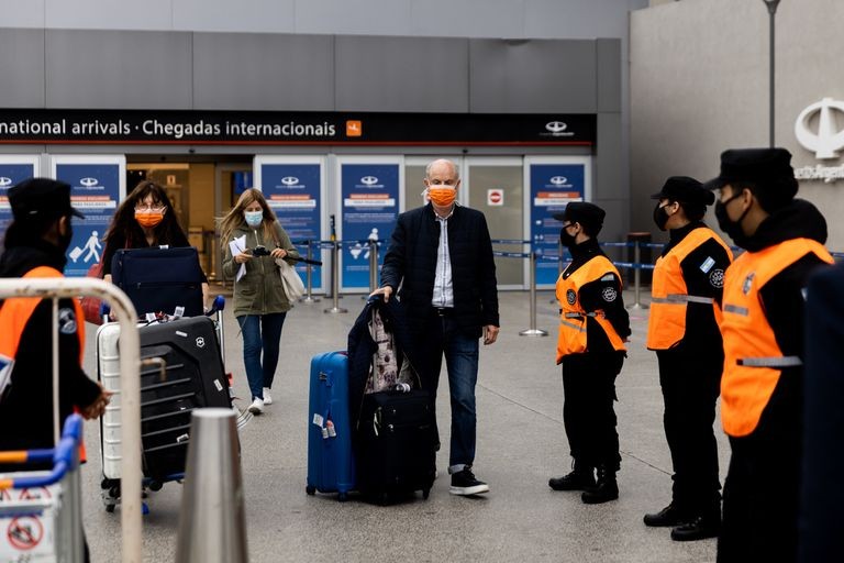 Eliminarán desde el 19 de octubre todos los cupos de los vuelos para pasajeros del exterior | Actualidad