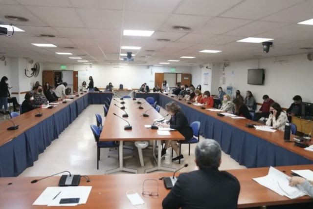 Diputados avanzó con dictamen favorable a una nueva ley de SIDA | Política