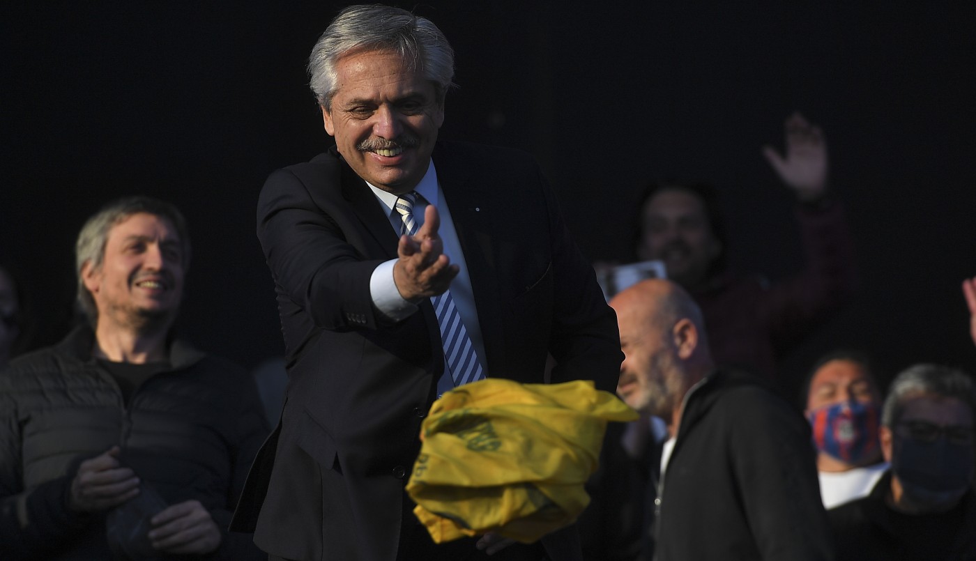 Acto de Alberto con organizaciones sociales: "Mientras ellos brindan en Miami, yo peleo con el FMI" | Política