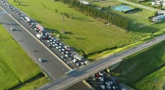 Operativo de seguridad especial en rutas a la Costa: 2.600 autos por hora | Actualidad