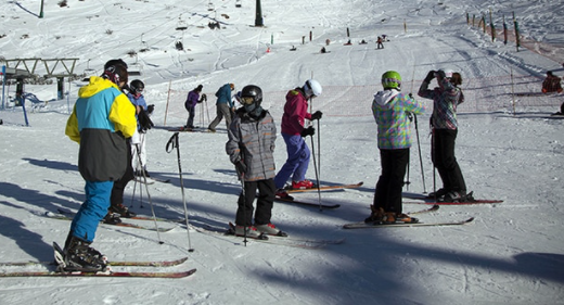 Polémica por los viajes de egresados gratuitos en la Provincia | Política