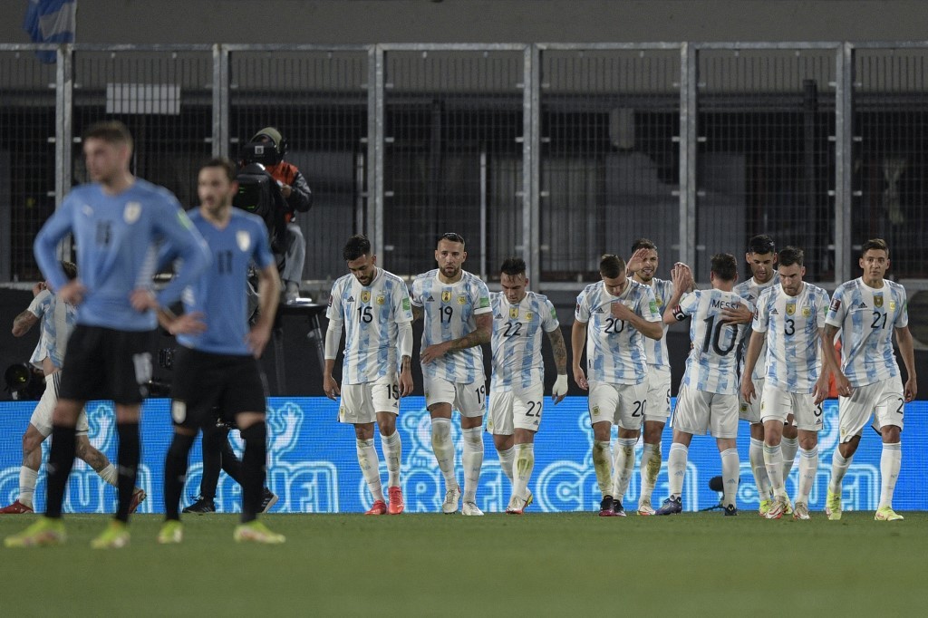 "Paseo en Buenos Aires": la prensa uruguaya, tras la goleada ante Argentina | Deportes