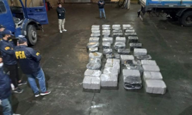 Desbarataron una banda narco que trasladaba droga de Rosario a Buenos Aires: secuestraron más de una tonelada de marihuana | Actualidad