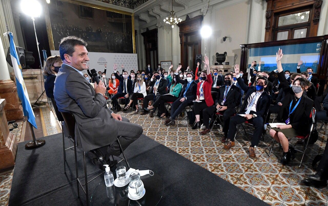 Massa se reunió con 90 jóvenes profesionales en Diputados | Política