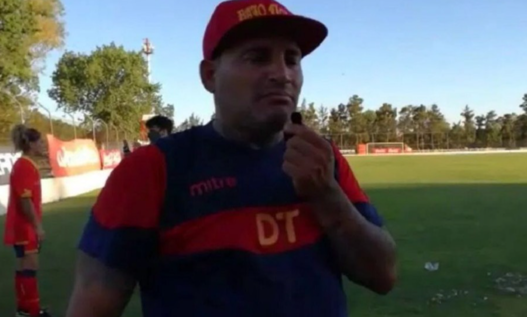 Estupor en el torneo femenino de fútbol de AFA: el DT de Español, denunciado por abuso sexual de jugadora | Deportes