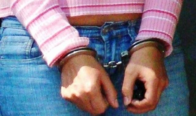 Acusan a una joven de atacar a rasguños a su madre y hermanas | Actualidad