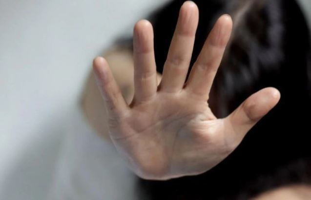 Detienen e imputan a una pareja acusada de explotar sexualmente a una joven con retraso madurativo | Actualidad