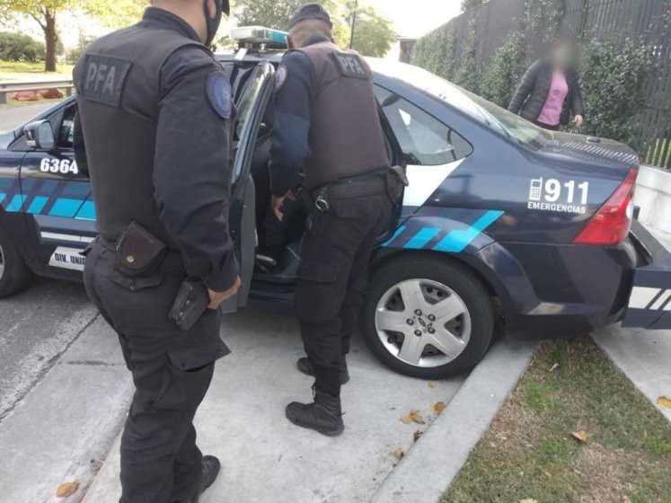 Detienen a "Oaky", uno de los líderes de una banda de falsos policías que robaba en casas del conurbano | Actualidad