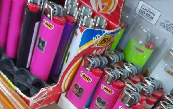 Se quejó porque los hombres "no llevan el encendedor si es rosa" y recibió todo tipo de comentarios en redes | Redes