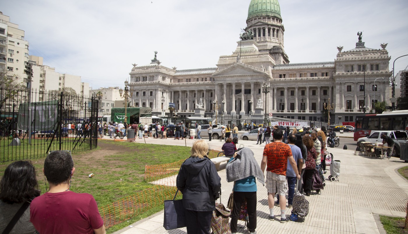 "Verdurazo": La UTT inició cuatro días de protestas y acampe frente al Congreso por "Ley de Acceso a la Tierra" | Actualidad
