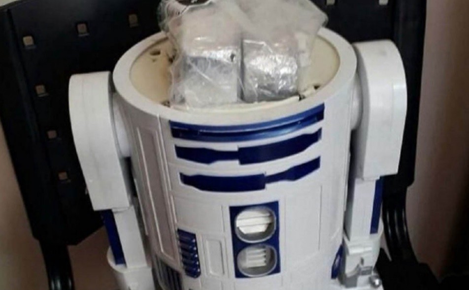 Star Wars narco: traficaban cocaína en réplicas de Arturito | Actualidad
