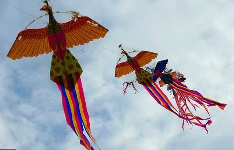 Una muestra reúne barriletes tradicionales surcoreanos intervenidos por artistas | Actualidad