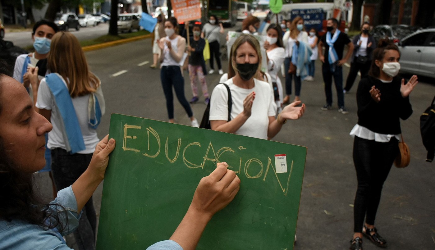 Familias de todo el país reclaman que se cumplan los 190 días de clase | Actualidad