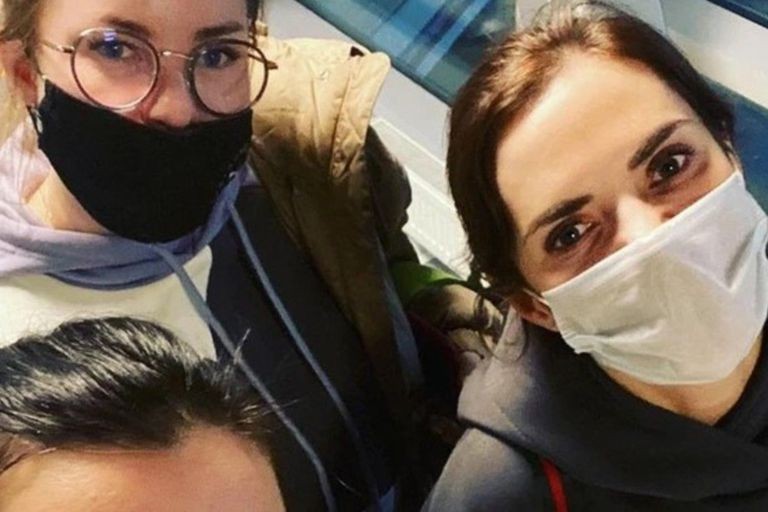 Se subió al avión y entró en pánico por un mal augurio: el mensaje del piloto que la calmó | Internacionales