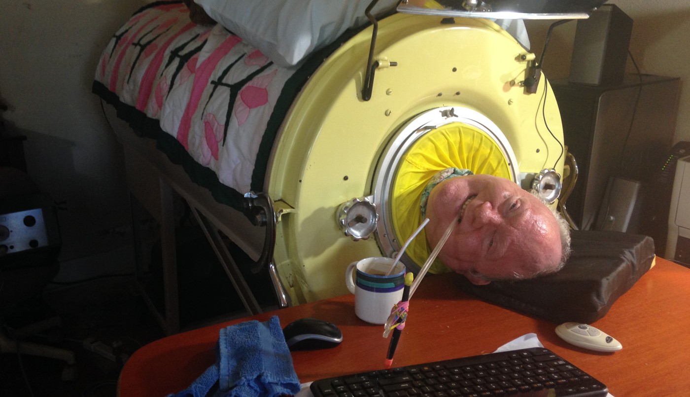 La historia de "Polio Paul", uno de los últimos hombres del mundo que viven dentro de un pulmón de acero | Internacionales