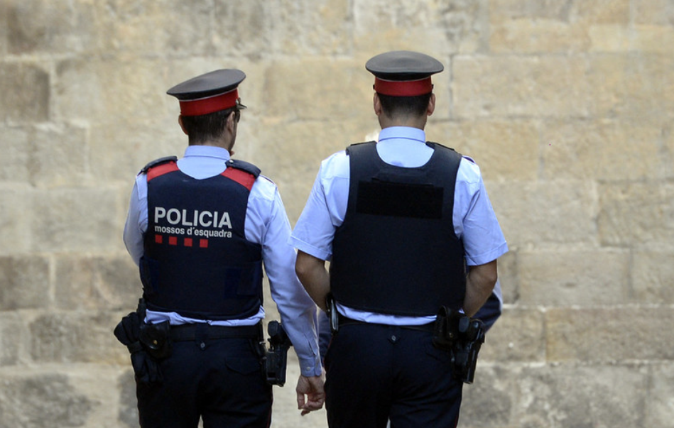 Camioneros encontraron a una menor semidesnuda y ensangretada: fue violada y abandonada en Halloween | Internacionales