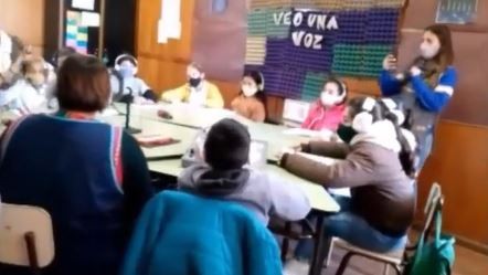 Radio pedagógica: Ponen al aire un programa para chicos sordos y con trastornos emocionales | Actualidad