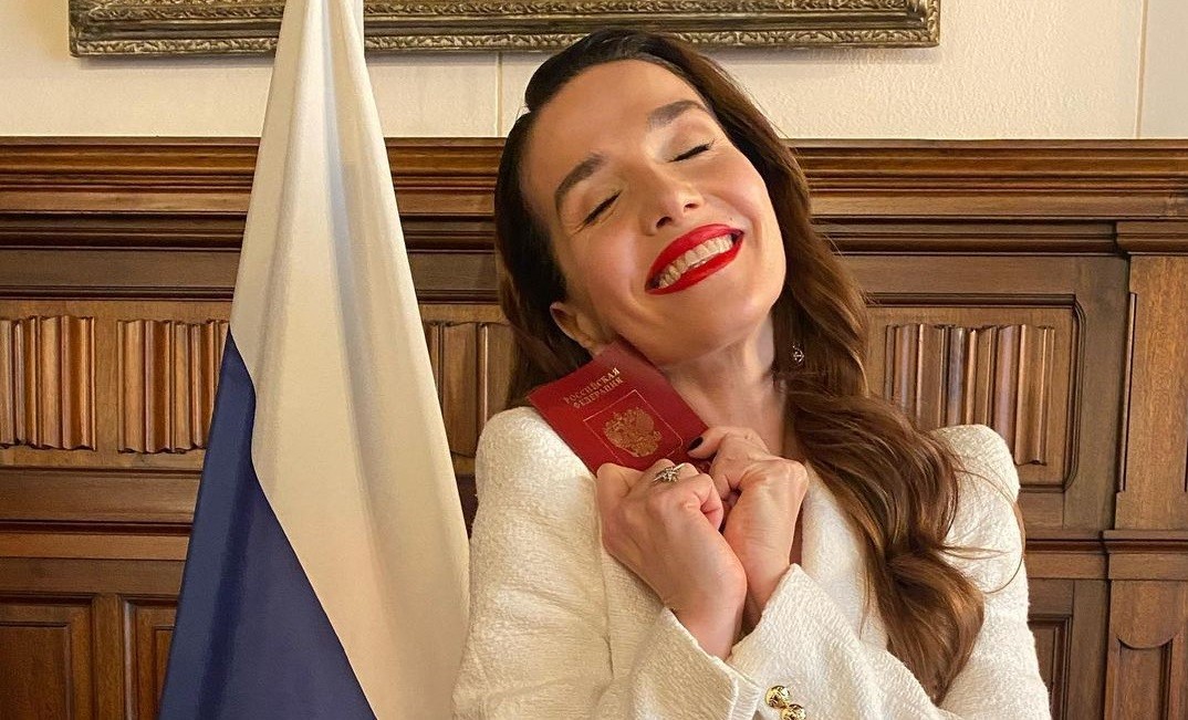 Natalia Oreiro recibió el pasaporte ruso: "Siento que es un acto enorme de amor de ellos hacia mí" | Espectáculos