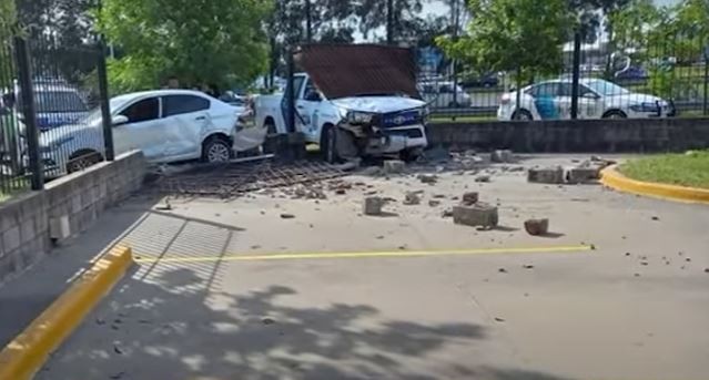 Ladrones chocaron contra dos patrulleros y terminaron detenidos en Paso del Rey | Actualidad