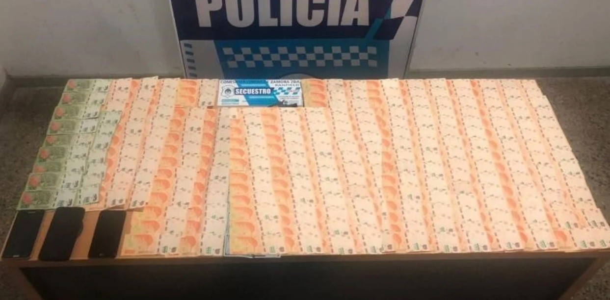 Empleados realizaron una denuncia por asalto y terminaron detenidos: tenían escondido el dinero en la ropa | Actualidad