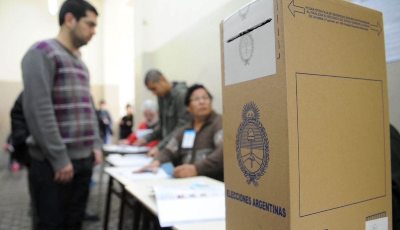 Se desarrollan las elecciones generales legislativas en todo el país | Política