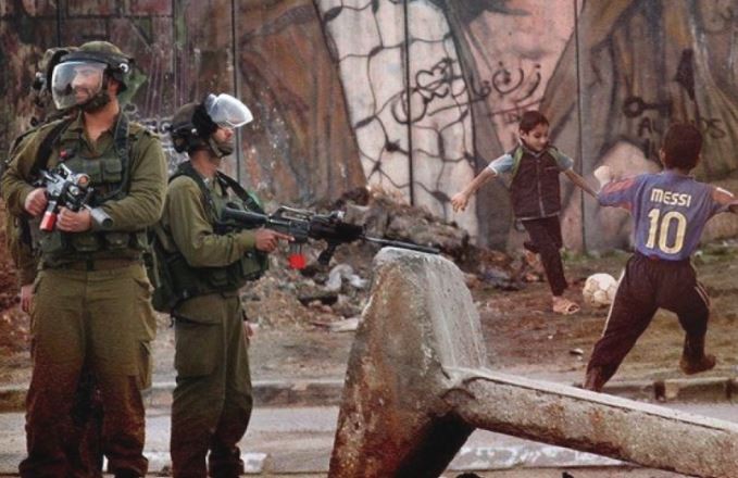 Tras conocer una triste historia, una organización argentina enviará 100 pelotas a Palestina para que niños puedan jugar al fútbol | Actualidad